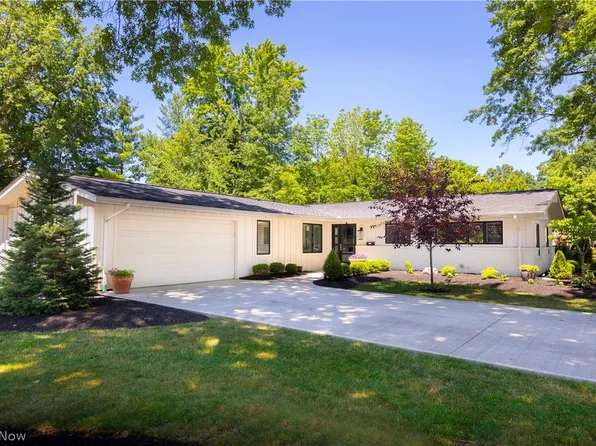 2664 Country Club Blvd, Rocky River, OH 44116
