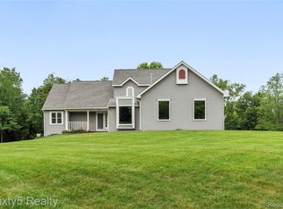 12130 Heather Ct, Davisburg, MI 48350