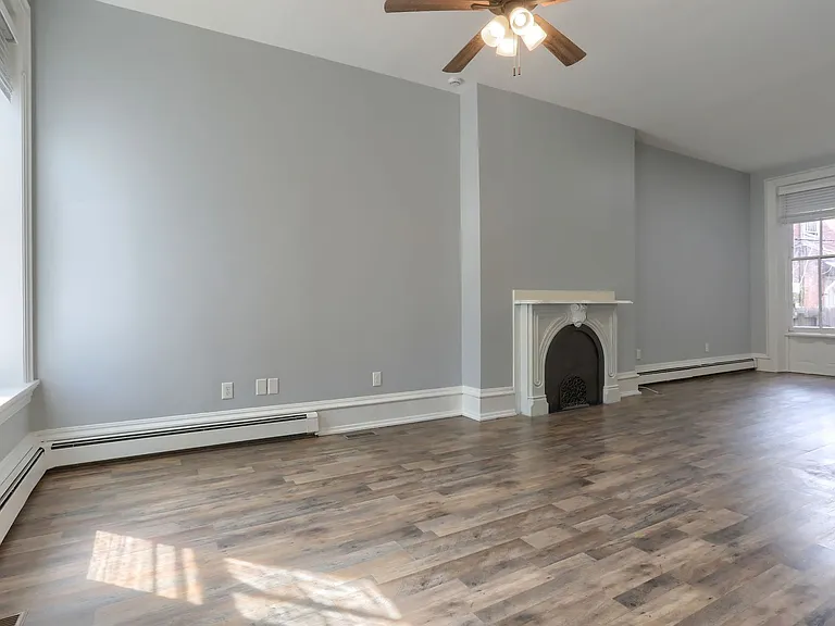 904 N 3rd St — Photo 11