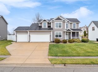 2434 Fairchild Cir NW, Uniontown, OH 44685