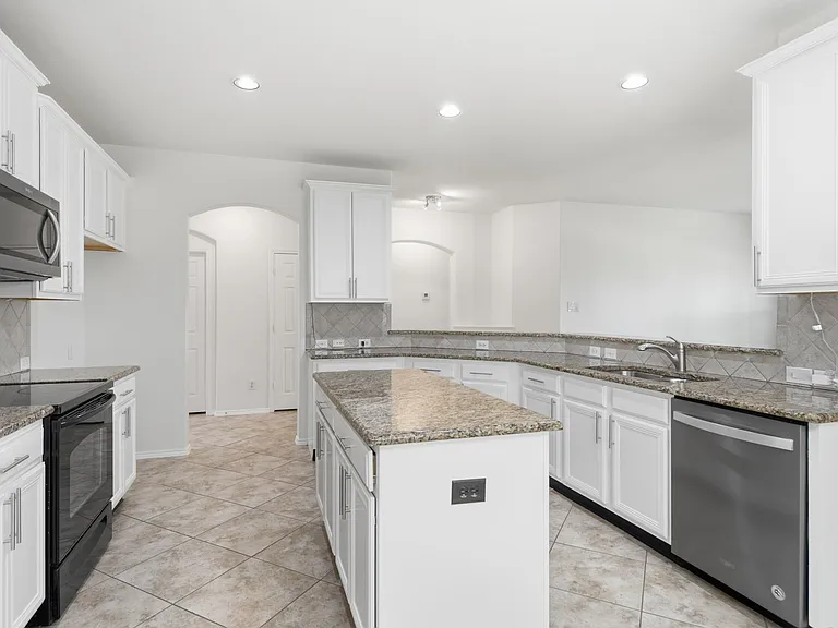 15636 Gatehouse Dr — Photo 6