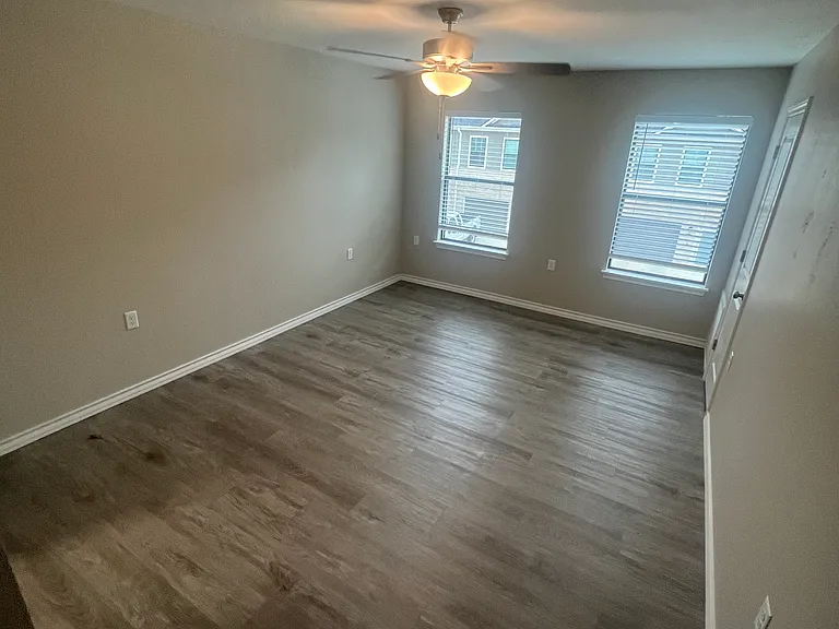 8133 W 7th St — Photo 12