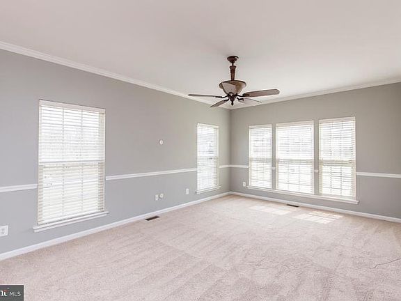 4th image of 195 Penns Manor Dr