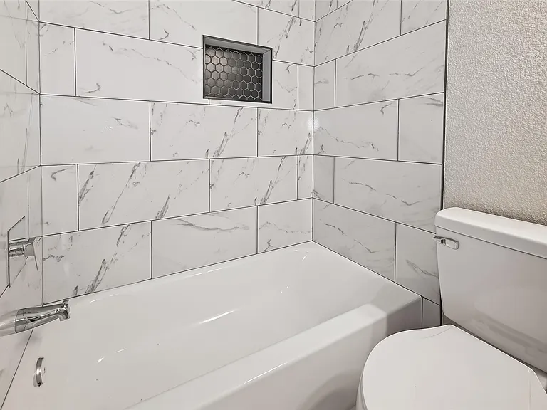 8617 Mapletwist St — Photo 28