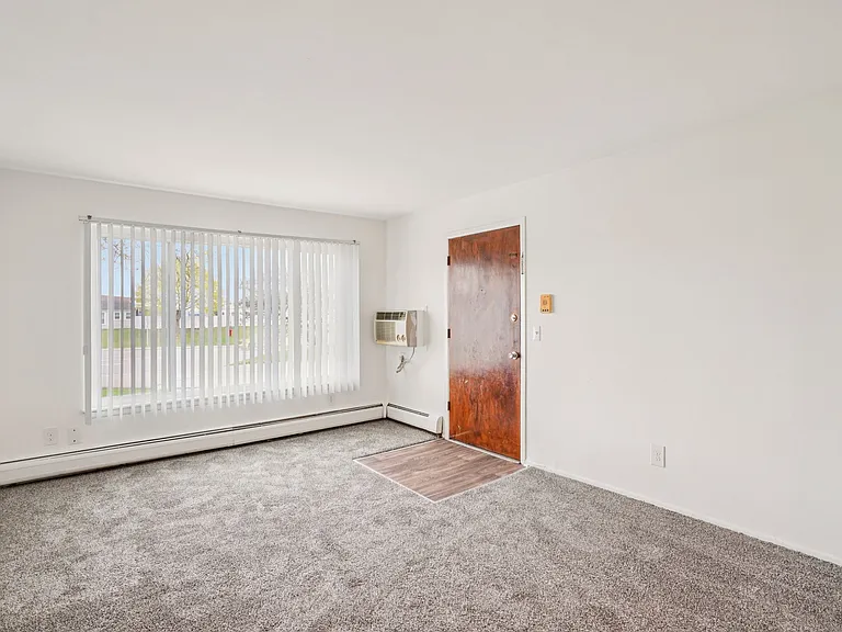 Outer Drive Manor Apartments — Photo 55