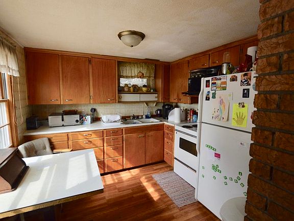 4th image of 472 Nesbitt Dr