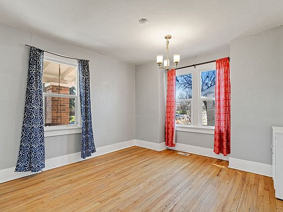 5th image of 1417 Rosemary St