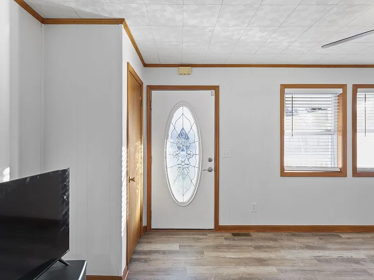 242 Dodd St — Photo 4
