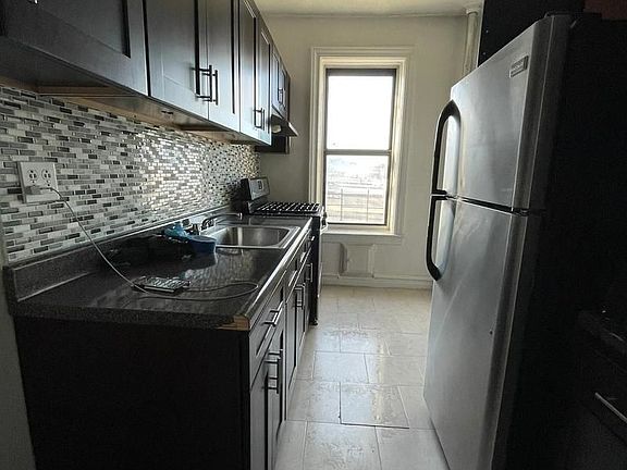 4th image of 388 Midwood St #4KK
