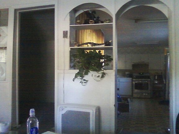 5th image of 630 S Iola Ave
