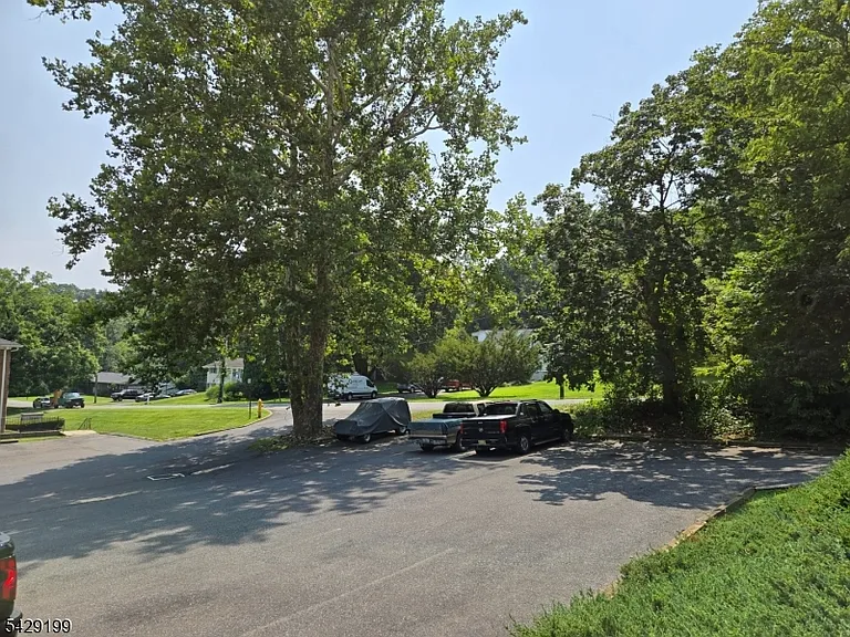1041 Ridge St #B45 — Photo 8