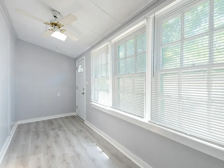 3317 Virginia Ave — Photo 18