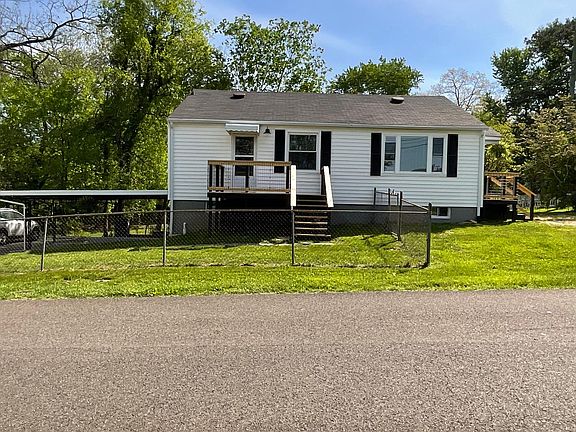 3rd image of 2901 Woodrow Dr