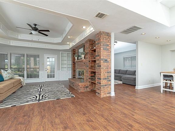 5th image of 7829 Aubrey Ln