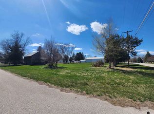 N 2nd St, Elmwood, NE 68349