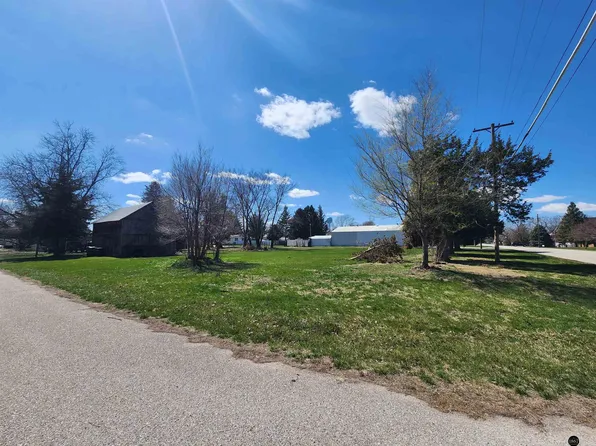N 2nd St, Elmwood, NE 68349