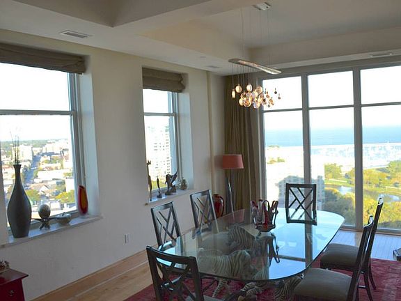 5th image of 1313 N Franklin Pl APT 1506