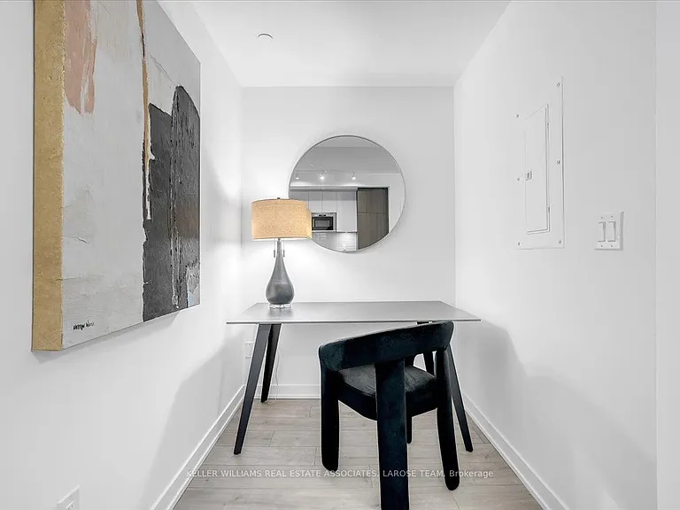 215 Lakeshore Rd W #205 — Photo 9