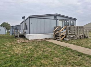 2002 Buckboard Dr, Newton, KS 67114