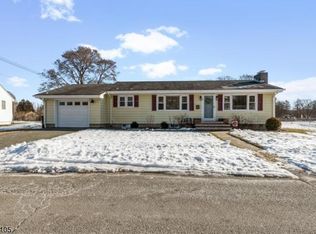 8 Richards Ave, Succasunna, NJ 07876