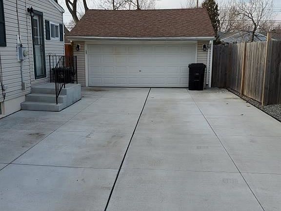 3rd image of 56 Mitchell Dr
