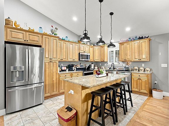 3rd image of 53 Arthur Ln