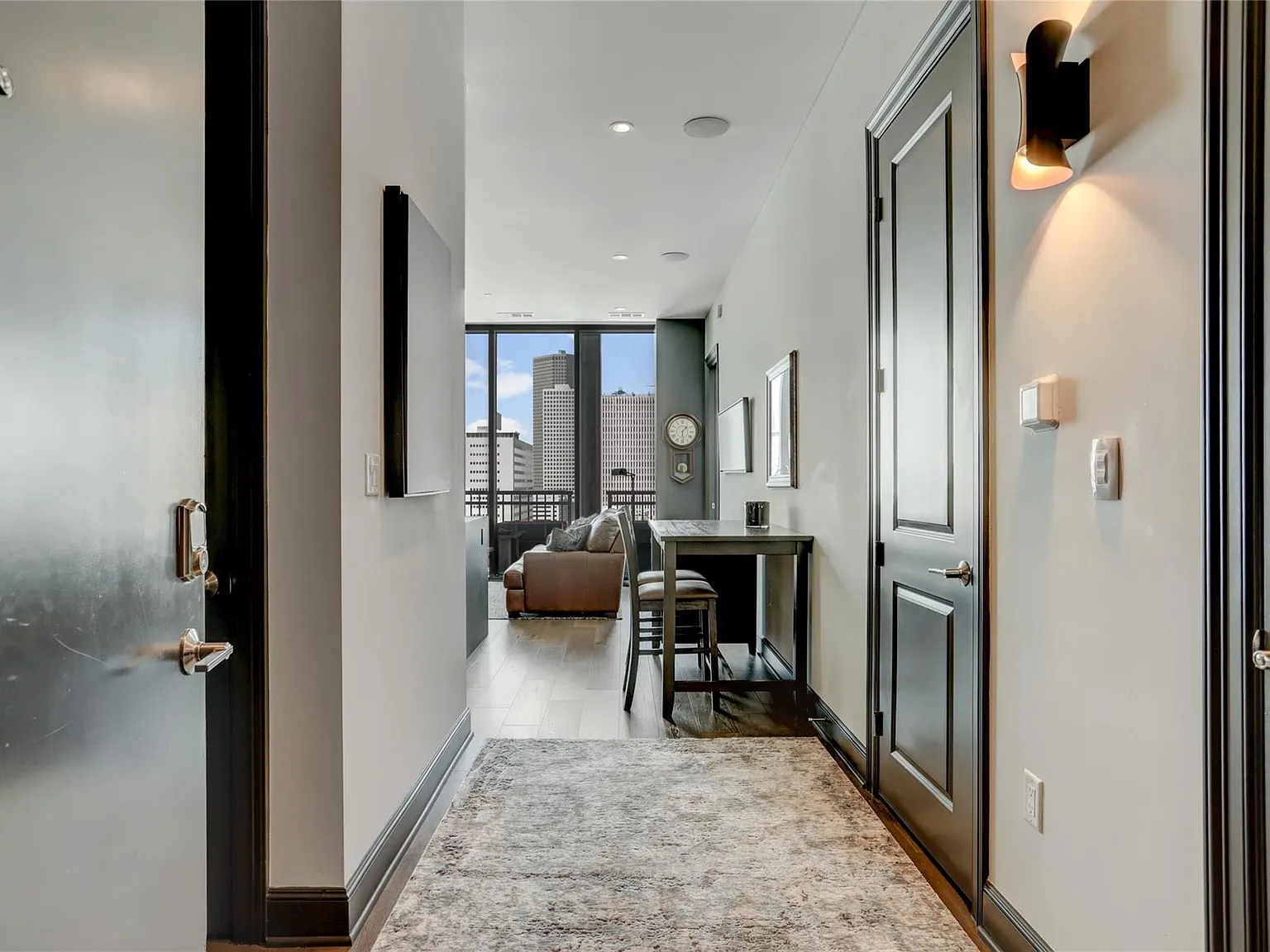 2 bed, 2.5 bath, 1478 sqft, $5,500 — Photo 2