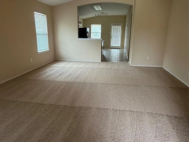208 Carol Ave — Photo 8