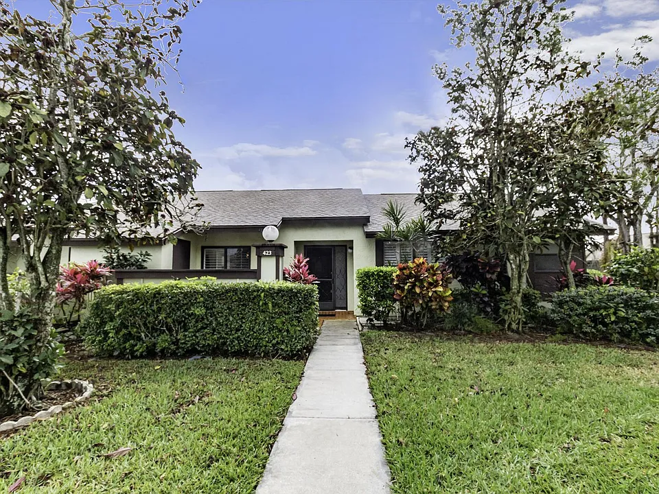 423 Narrowleaf Ct