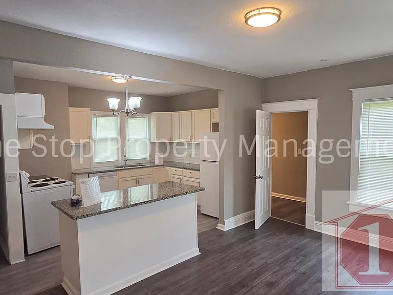 2821 Wabash Ave — Photo 10
