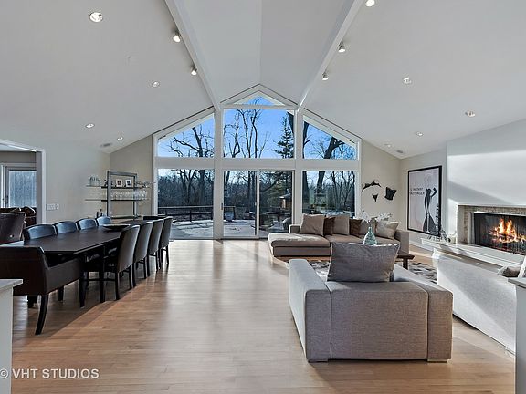 5th image of 2124 Tennyson Ln