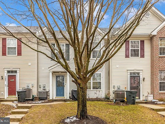 3rd image of 1425 Jay Rd #36