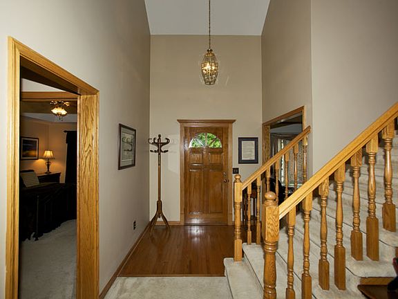 Inviting front foyer