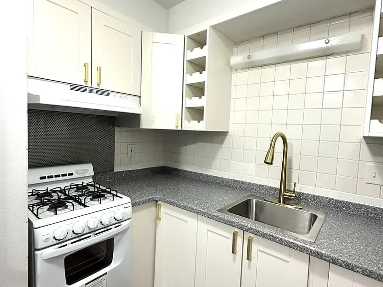 94th Homes — Photo 1
