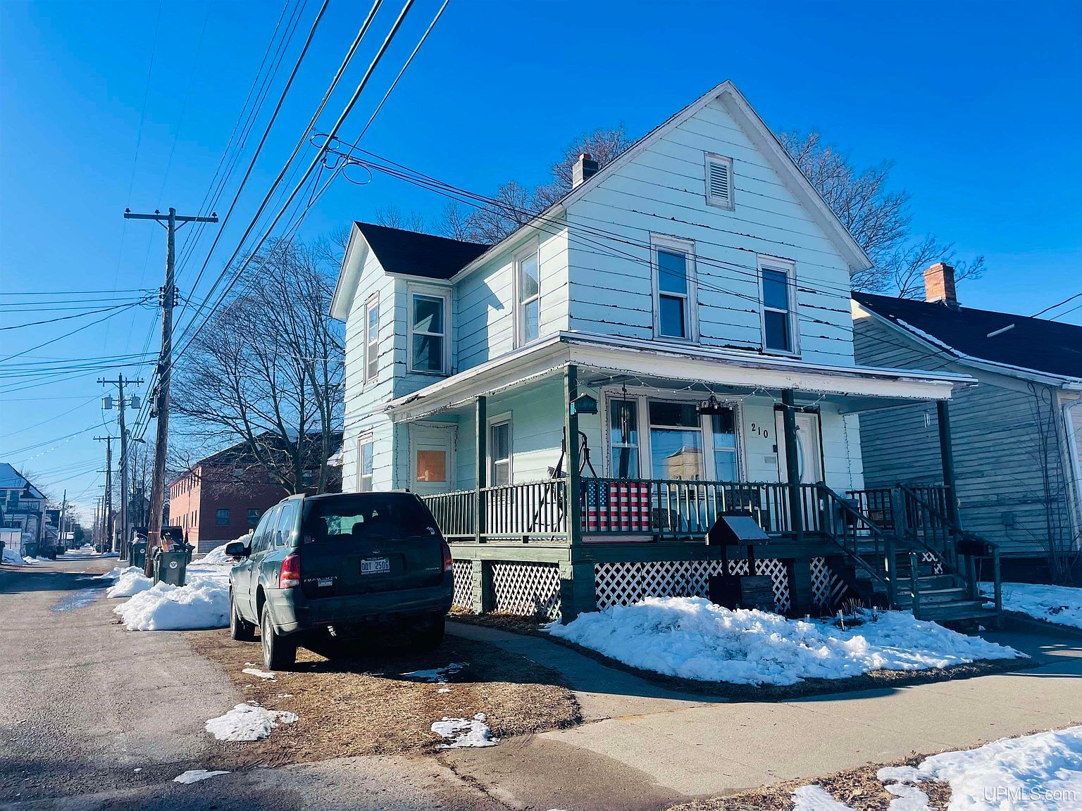 210 S 8th St, Escanaba, MI 49829 Zillow