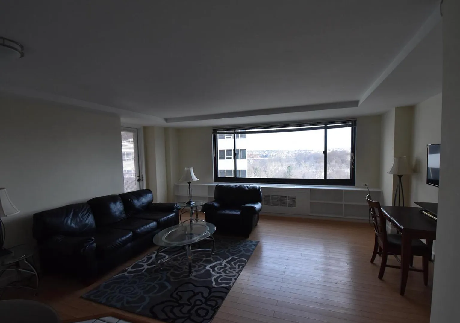 Furnished Spacious & Bright One Bedroom With Balcony Minimum 3 Month Lease — Photo 1