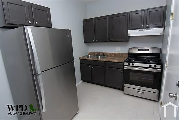 2 bed, $1,686 — Photo 3