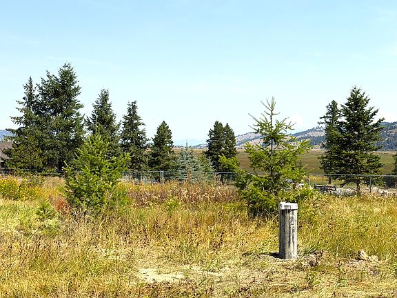 4th image of 200 Cottage Ln