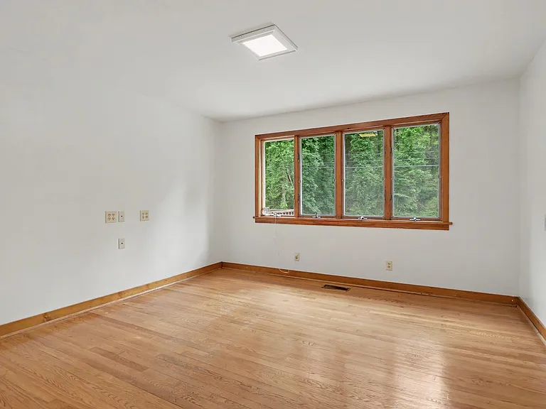 52 Stanley Rd — Photo 27