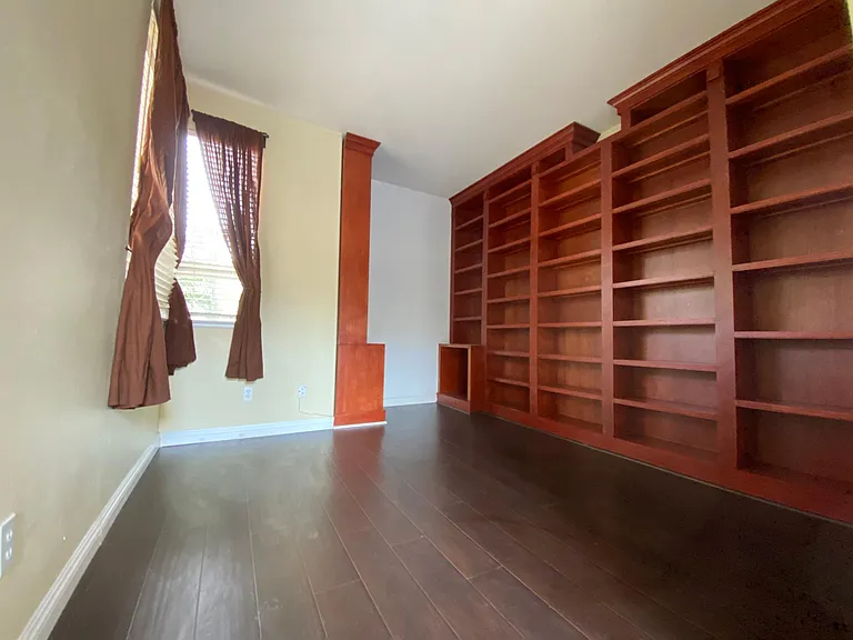 1758 Vista Del Norte — Photo 14