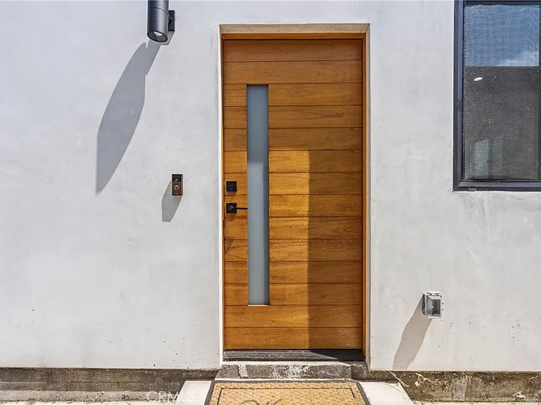 326 Leslie Way — Photo 13