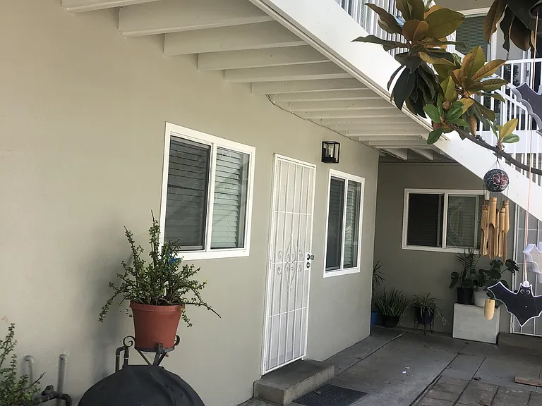 1016 Castillo St #1 — Photo 15
