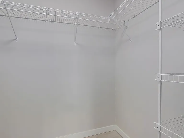 304 E 17th St #304 — Photo 14
