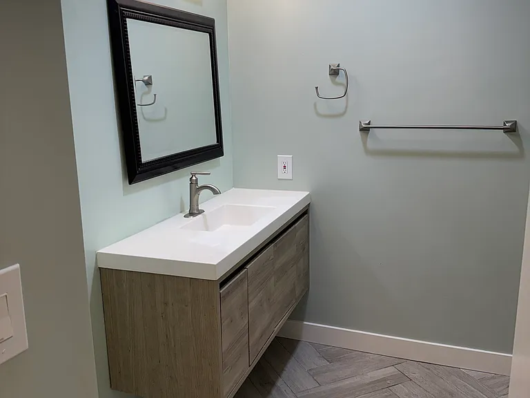 7000 Saranac St #9 — Photo 8