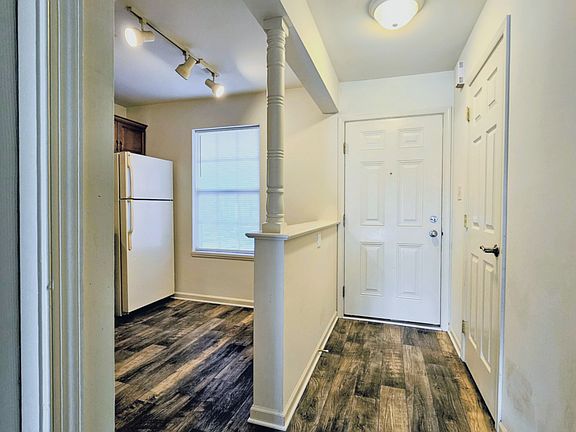 2nd image of 17 Ramsgate Ln