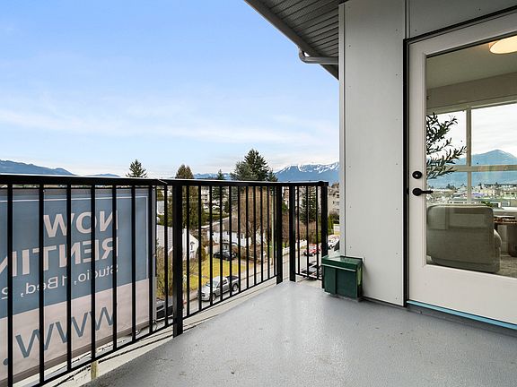 3rd image of 45754 Wellington Ave #503