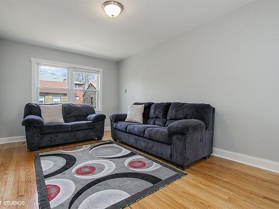 3rd image of 7419 N Wolcott Ave APT 1W