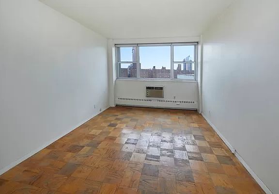 4th image of 75 Henry St APT 12G