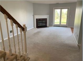 87 Bridgewood Ln, Watervliet, NY 12189