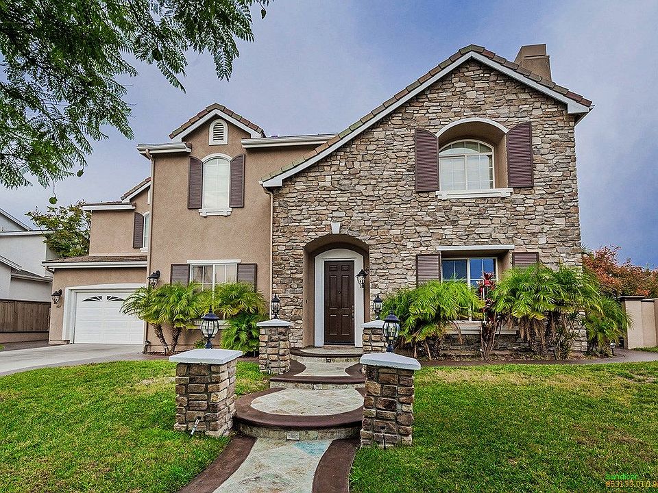 1st image of 921 Chesapeake Pl